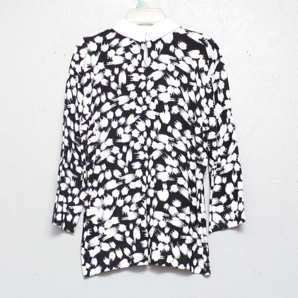 Cable and gauge black and white pattern collared sweater - Picture 2 of 3